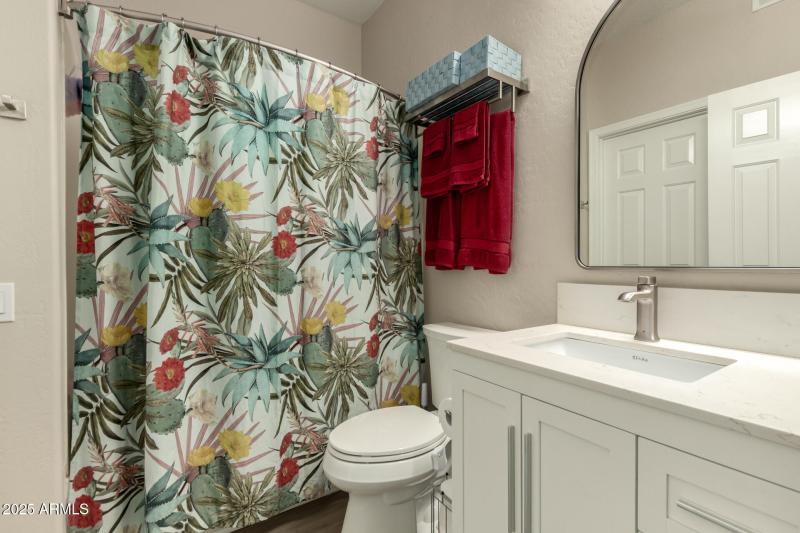 Court 20905 - Casita Bathroom