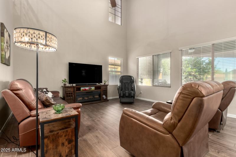 Court 20905 - Livingroom 1