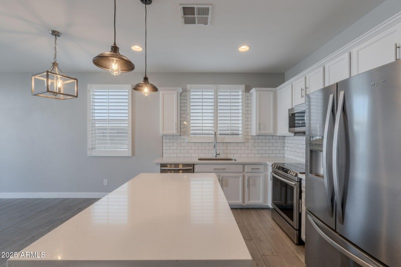 12-web-or-mls-Hazelnut-12