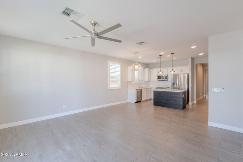 15-web-or-mls-Hazelnut-15