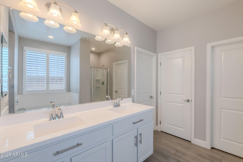 33-web-or-mls-Hazelnut-33