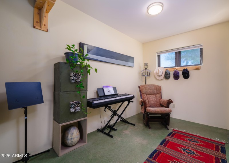 Listings_4733_N_14thSt-9