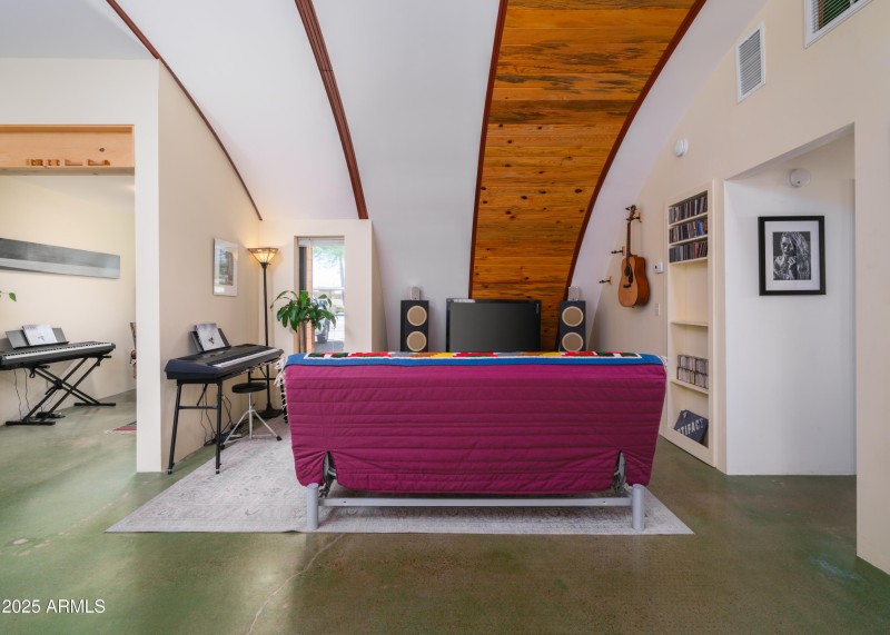 Listings_4733_N_14thSt-12