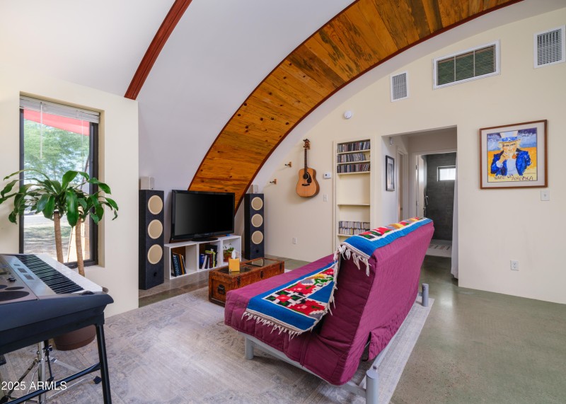 Listings_4733_N_14thSt-13