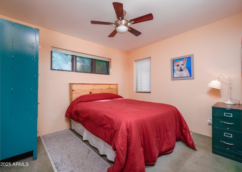 Listings_4733_N_14thSt-16