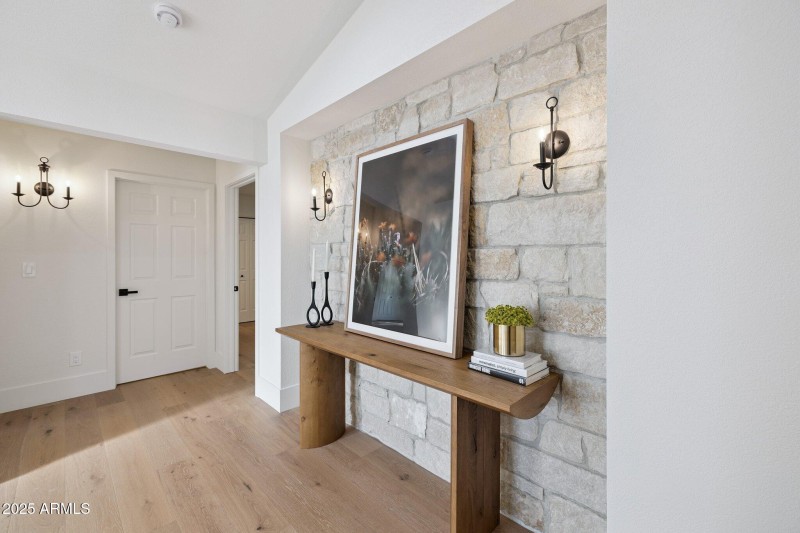 80-web-or-mls-8943-n-80th-pl