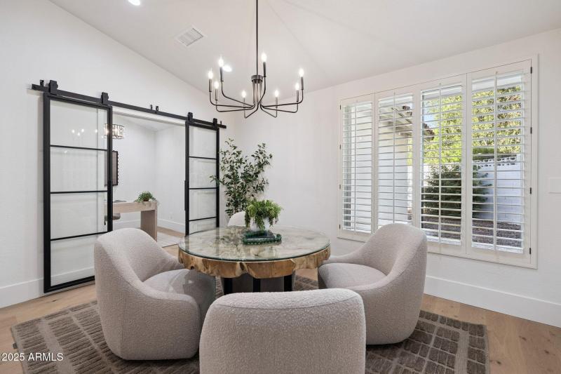 88-web-or-mls-8943-n-80th-pl