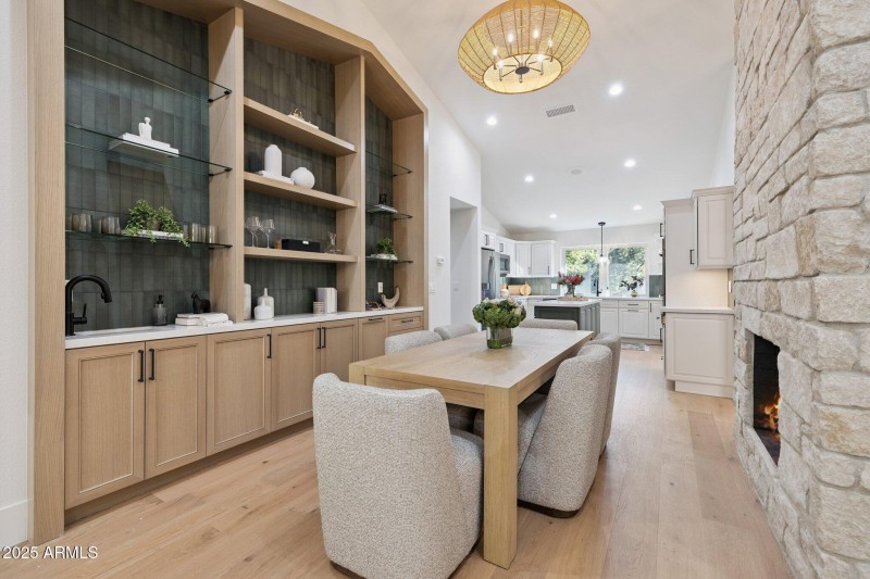 91-web-or-mls-8943-n-80th-pl