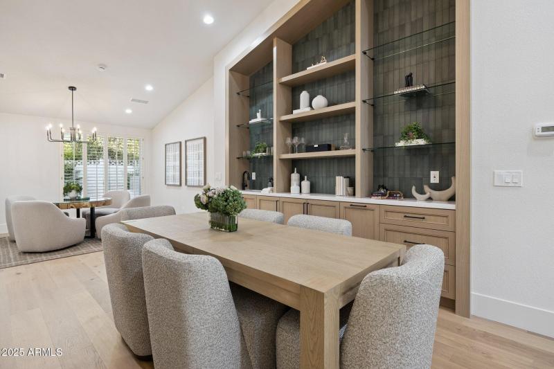 94-web-or-mls-8943-n-80th-pl