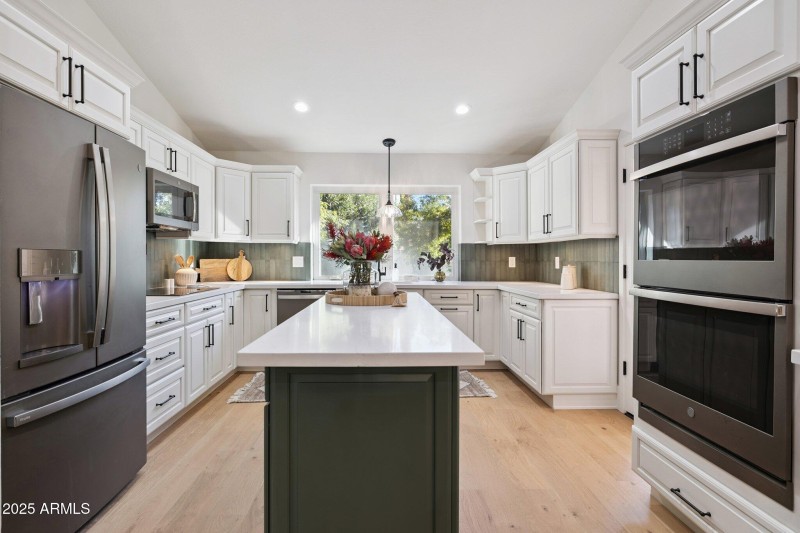 95-web-or-mls-8943-n-80th-pl