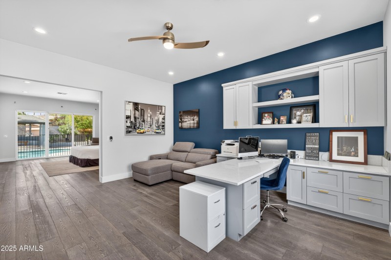 Primary Bedroom Sitting Room2
