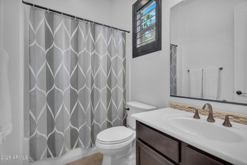 49-web-or-mls-Ivyglen-52