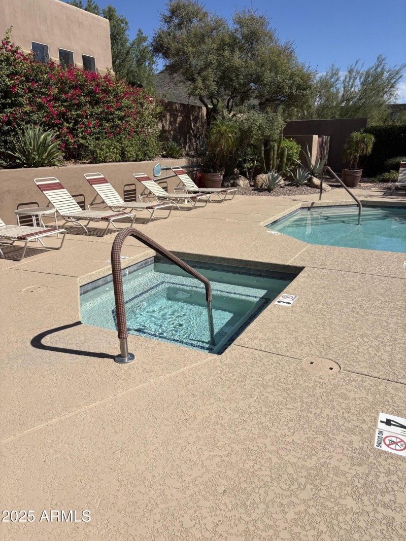 COMMUNITY HEATED SPA