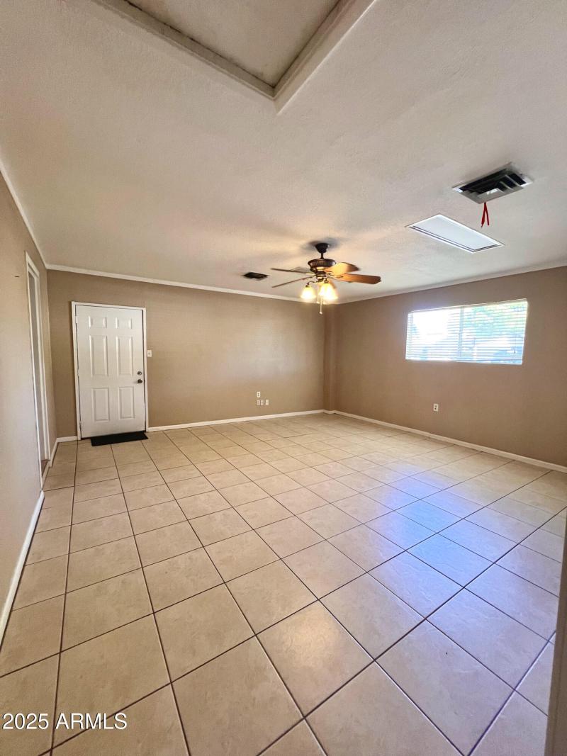 FAMILY ROOM/ BONUS ROOM