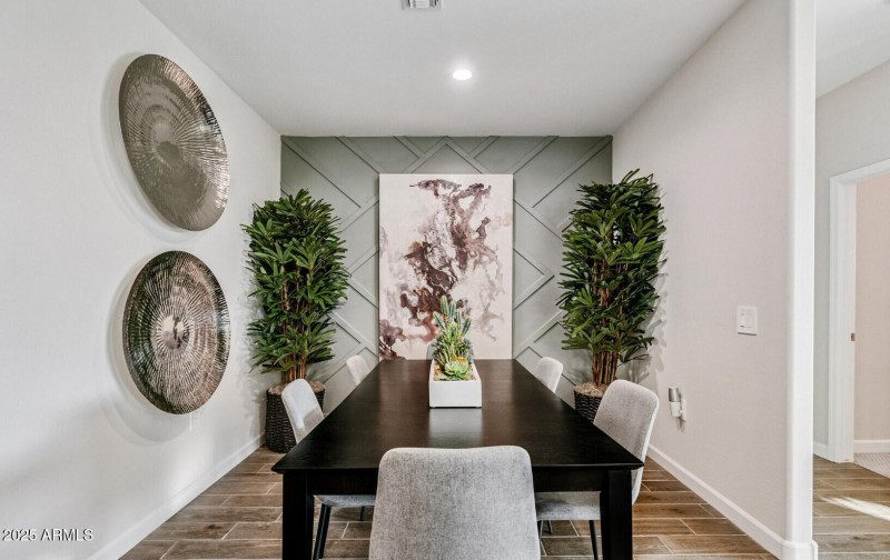 Dove - Dining Room - Model Home Pic