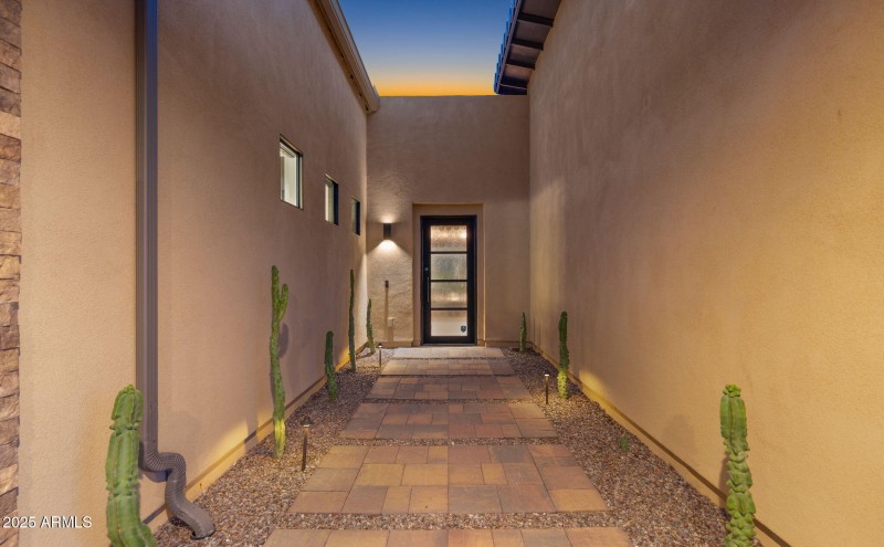 6-web-or-mls-TWILIGHT10