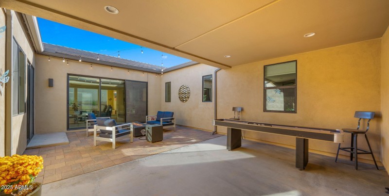 7-web-or-mls-Court yard2