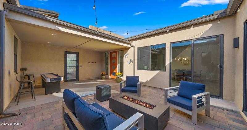 8-web-or-mls-Court yard1