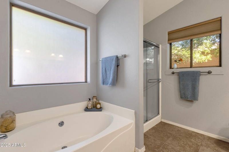 32-web-or-mls-18132-e-bellerive-dr