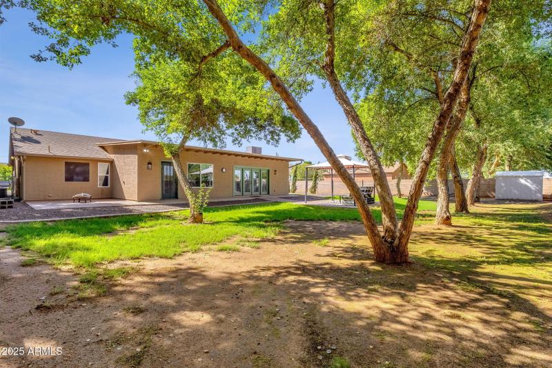 41-web-or-mls-18132-e-bellerive-dr