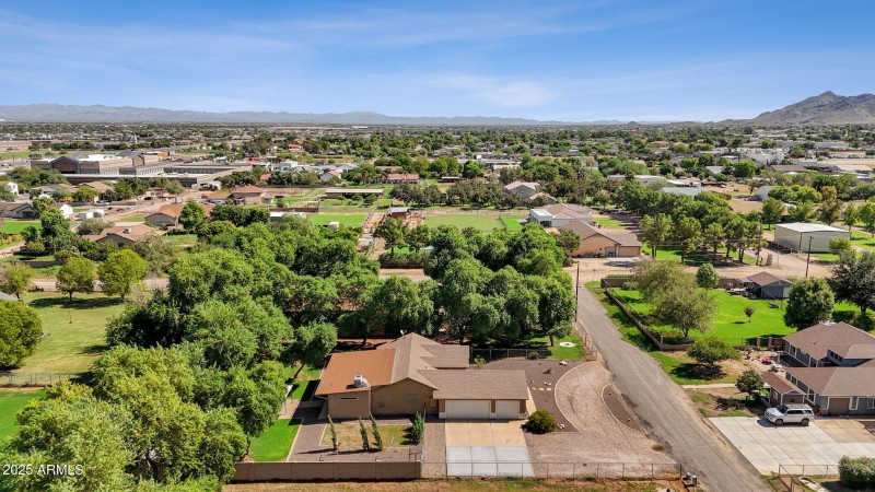 71-web-or-mls-18132-e-bellerive-dr