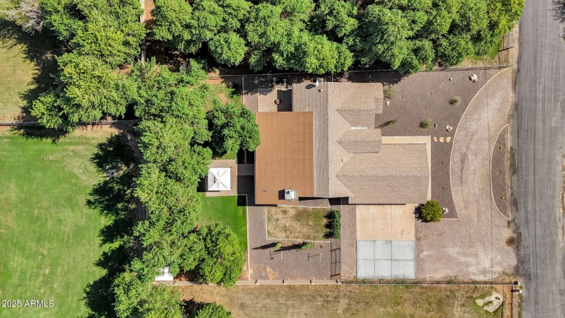 82-web-or-mls-18132-e-bellerive-dr