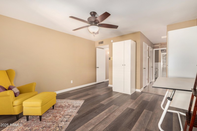 Lawndale Primary Room-Bathroom