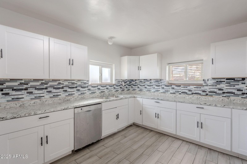 7-web-or-mls-Moreland-7