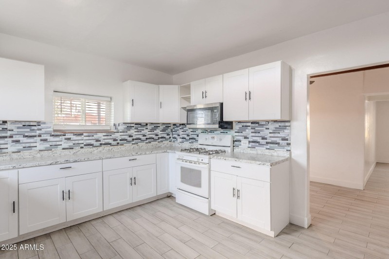 8-web-or-mls-Moreland-8