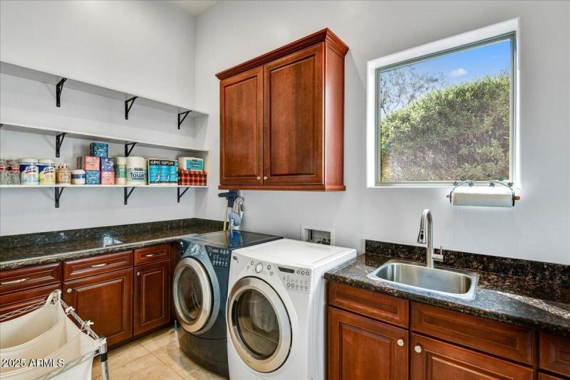 33-Laundry Room