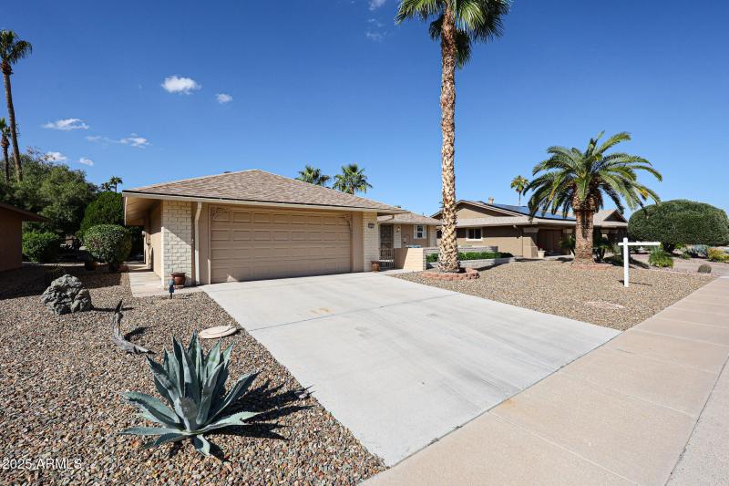 Side walkway leading to backyard