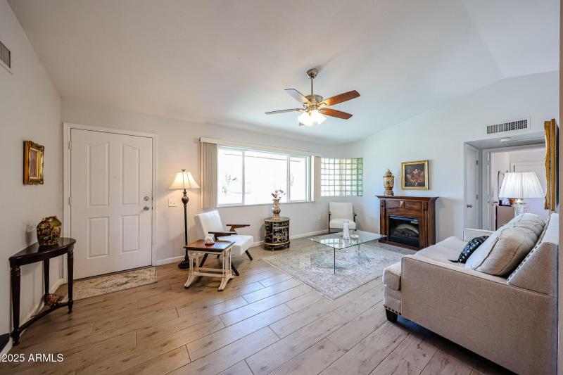 Welcoming living room for your guests!