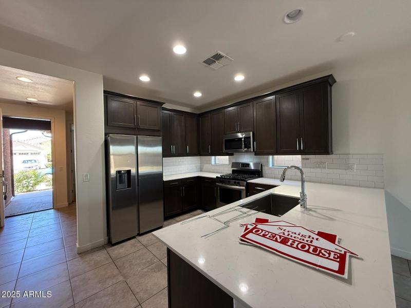 e5c658ba-6d4d-4f41-b435-9aebc9b394e4