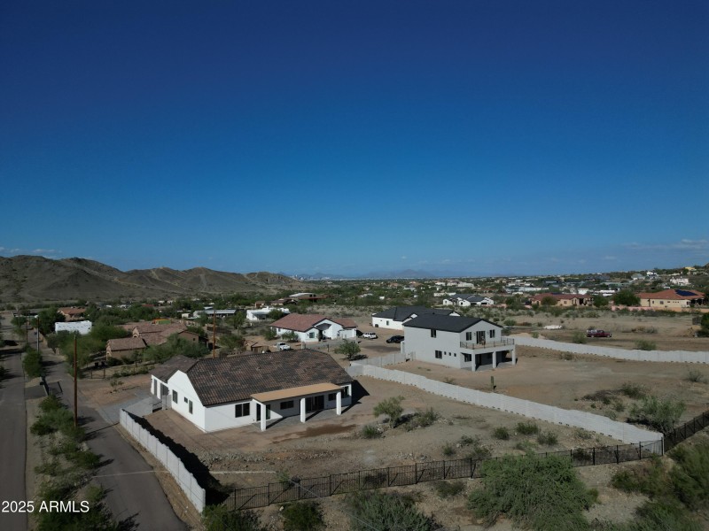 Sundacne with block wall