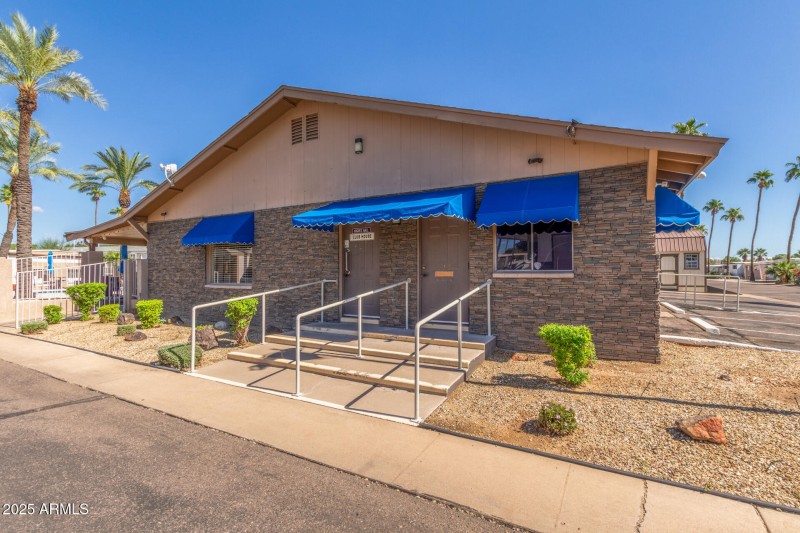 29 Cave Creek