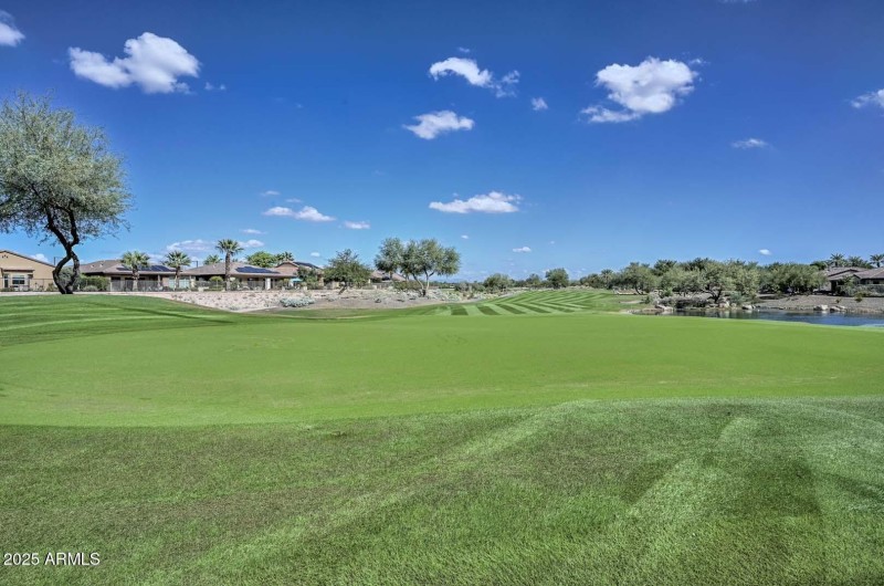 Triloly Golf Community