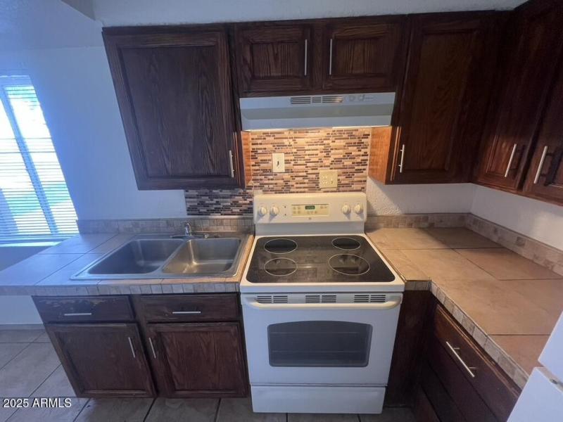 B9408539-6C54-415C-B0F0-344DD398A14B_1_1