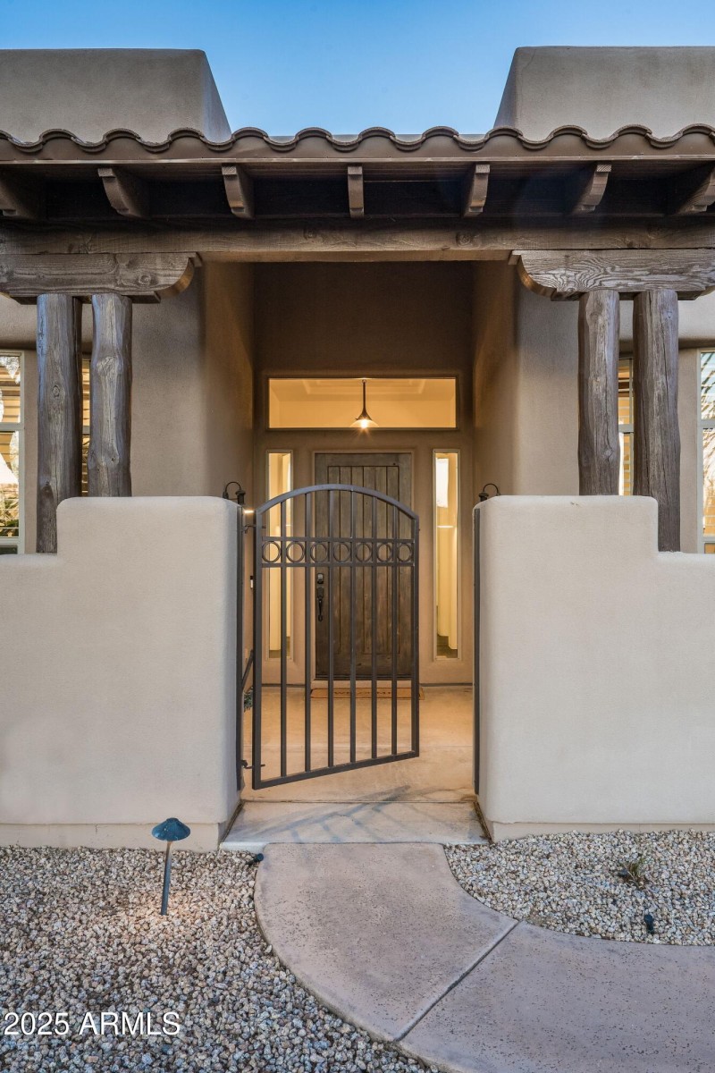 003_Front Entrance Courtyard