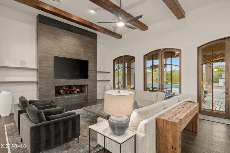 004_Great Room Ambiance