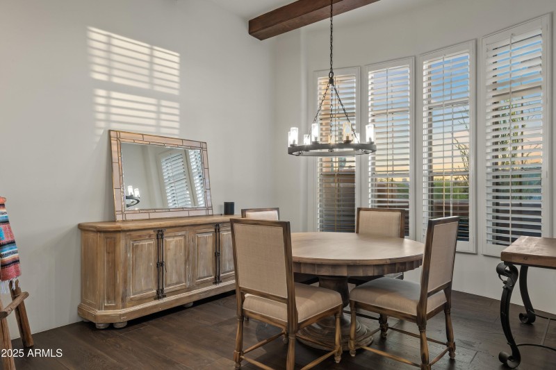 010_Delightful Dining