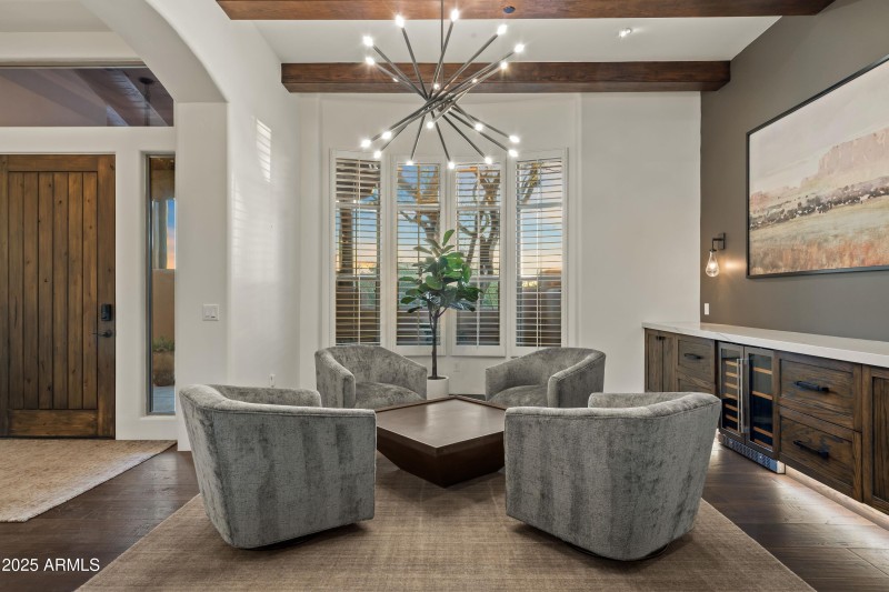 011_Siting or Game Room