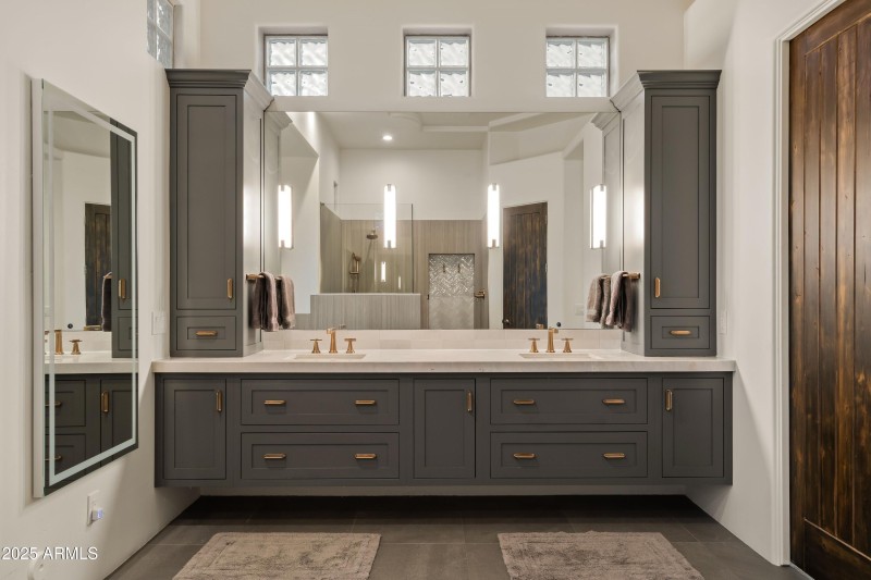 016_Primary Luxury Bath