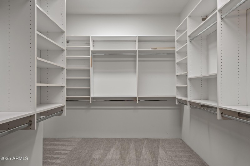 020_Abundance of Closet Space