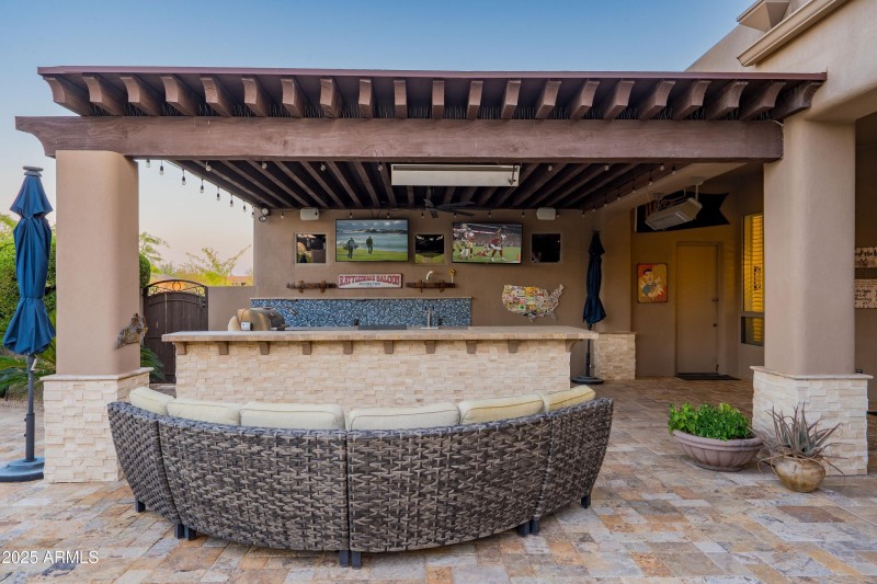 030_Patio Entertainment