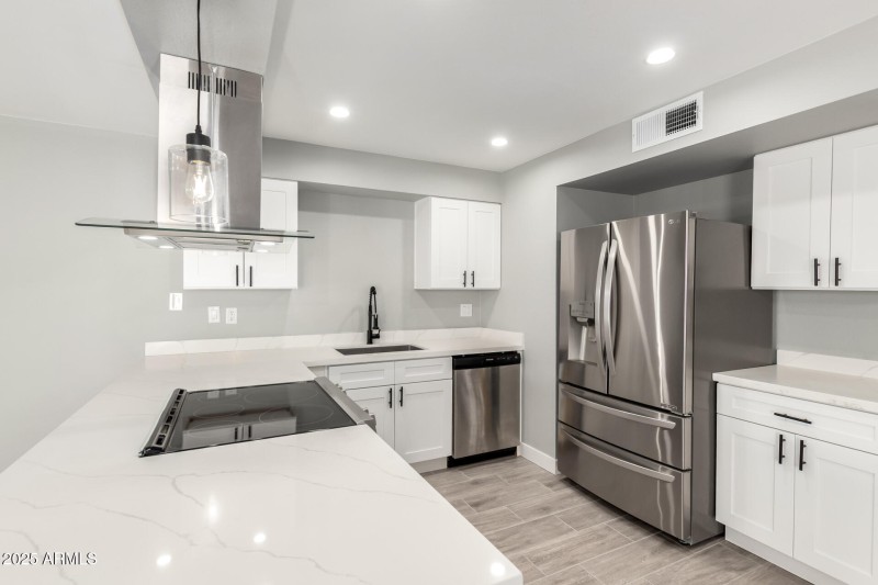 19 - 73rd 5607