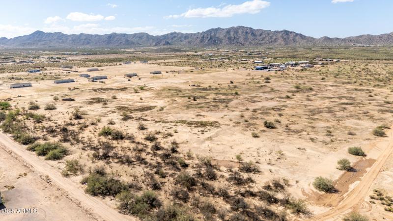 12 - Deer Trail 18300