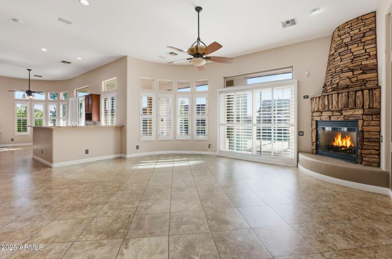 10-web-or-mls-25914 N 49th Ln Phoenix, A