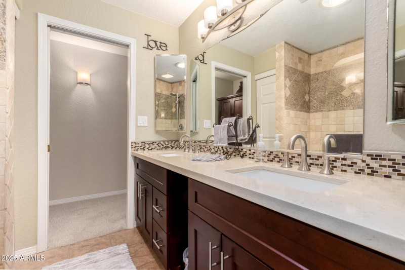 Main Primary Suite