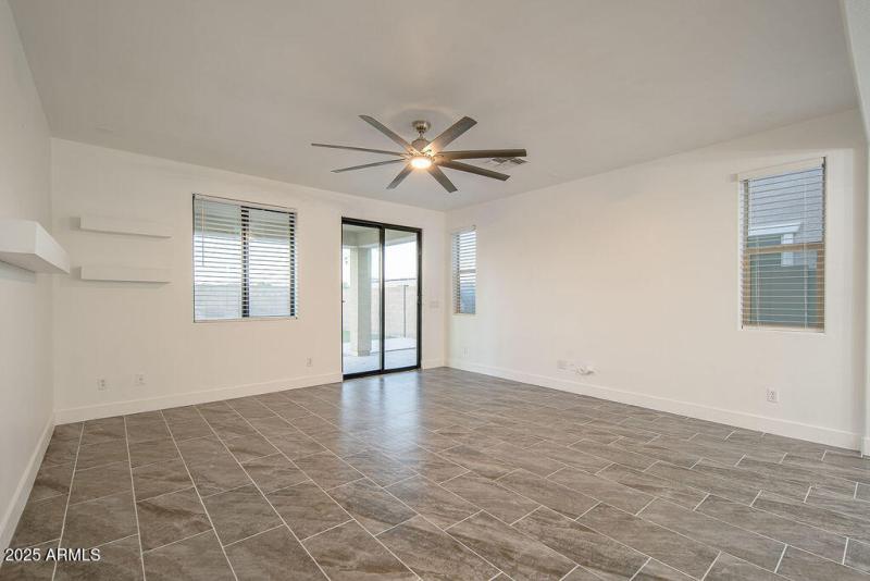 20250919_15766-W-McKinley-St_06