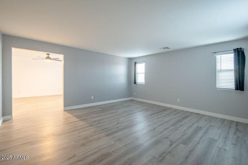 20250919_15766-W-McKinley-St_09